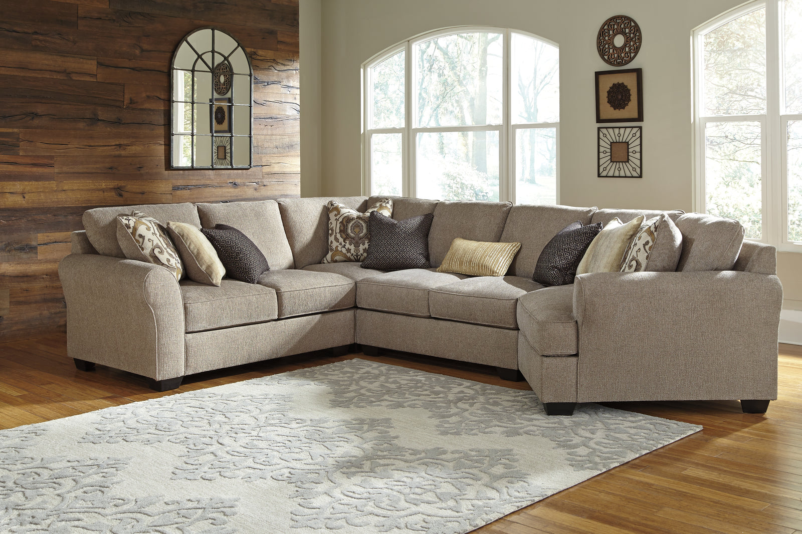 Pantomine Driftwood 4-Piece Sectional With Ottoman