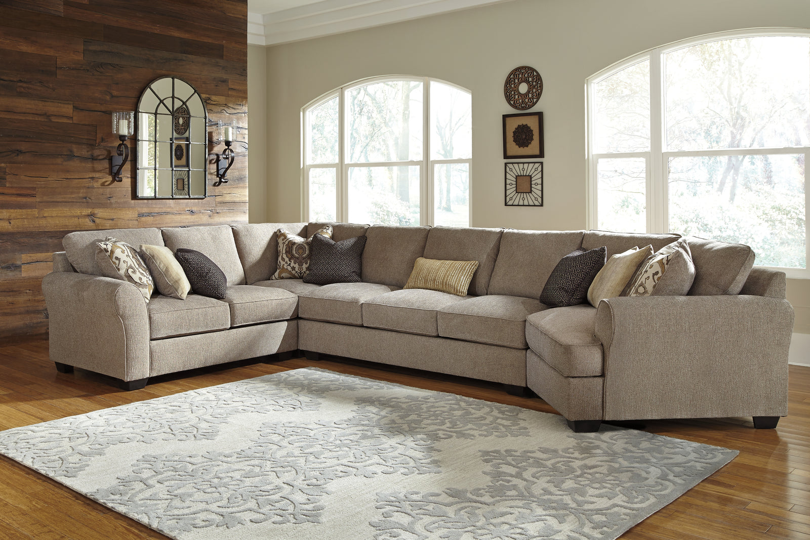 Pantomine Driftwood 4-Piece Sectional With Ottoman