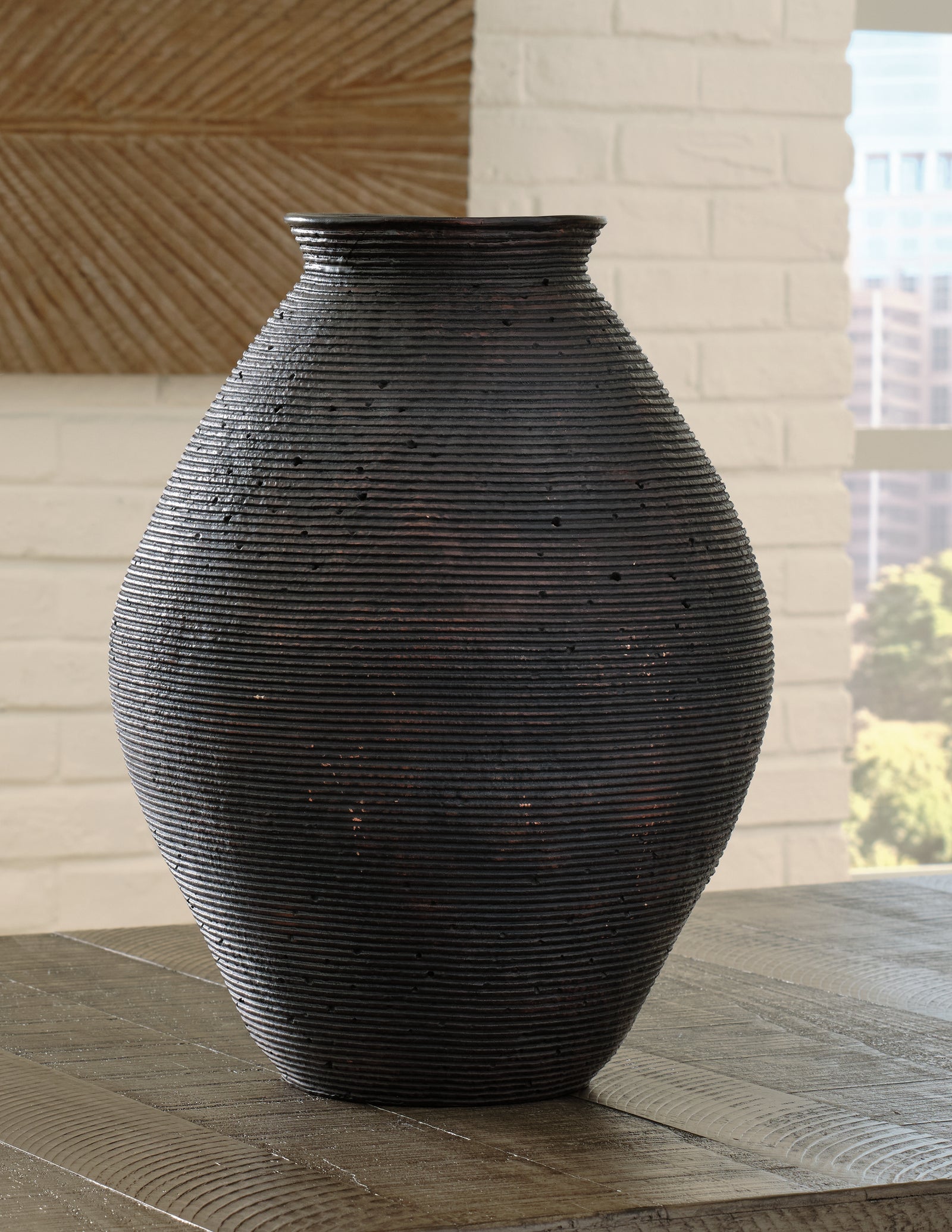 Hannela Antique Brown Vase A2000512