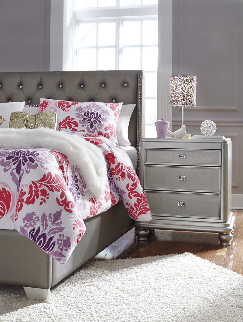 Coralayne Gray Full Upholstered Bed