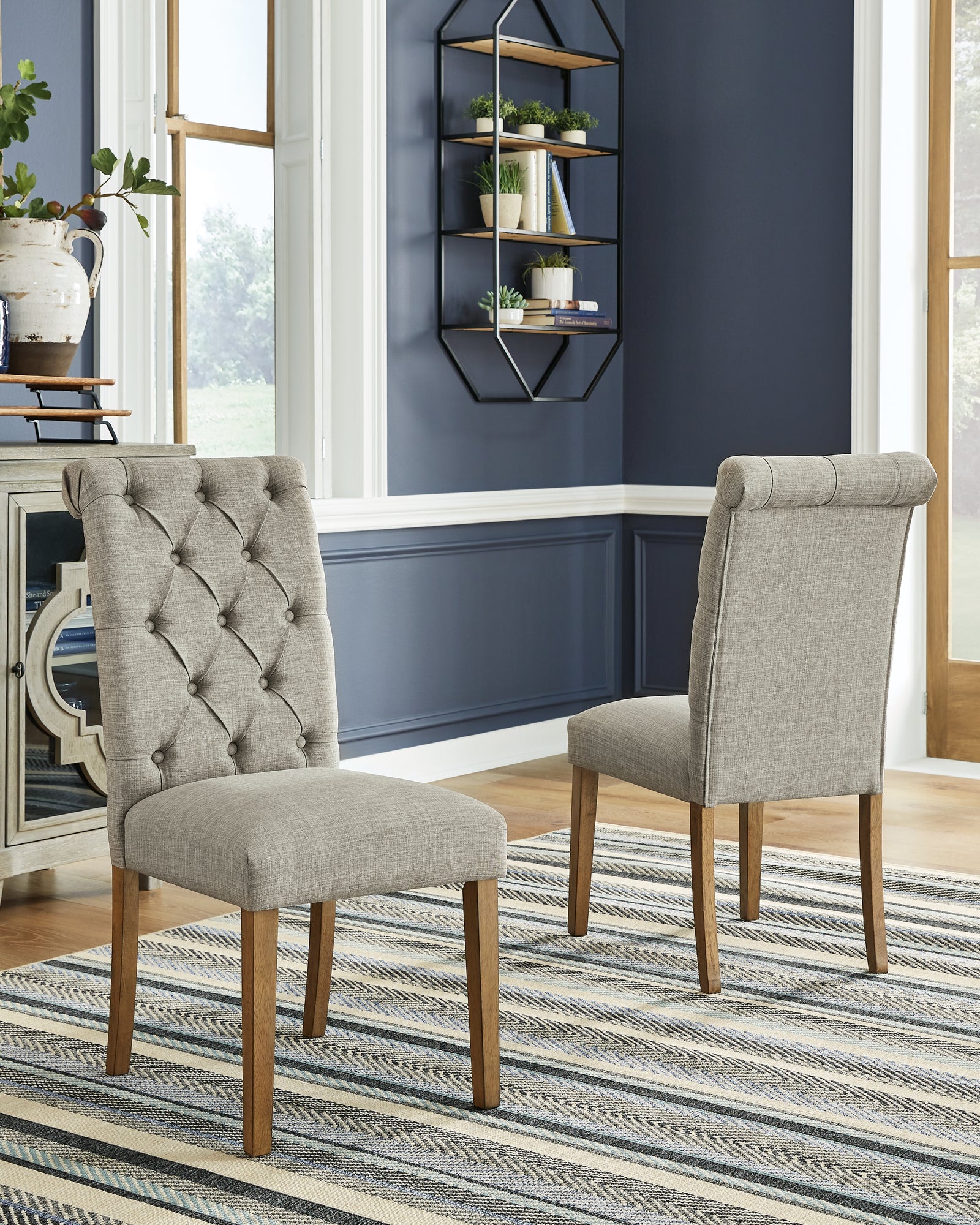 Harvina Light Gray 2-Piece Dining Room Chair