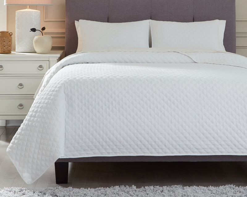 Ryter White Queen Full Coverlet Set