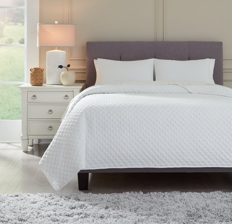 Ryter White Queen Full Coverlet Set