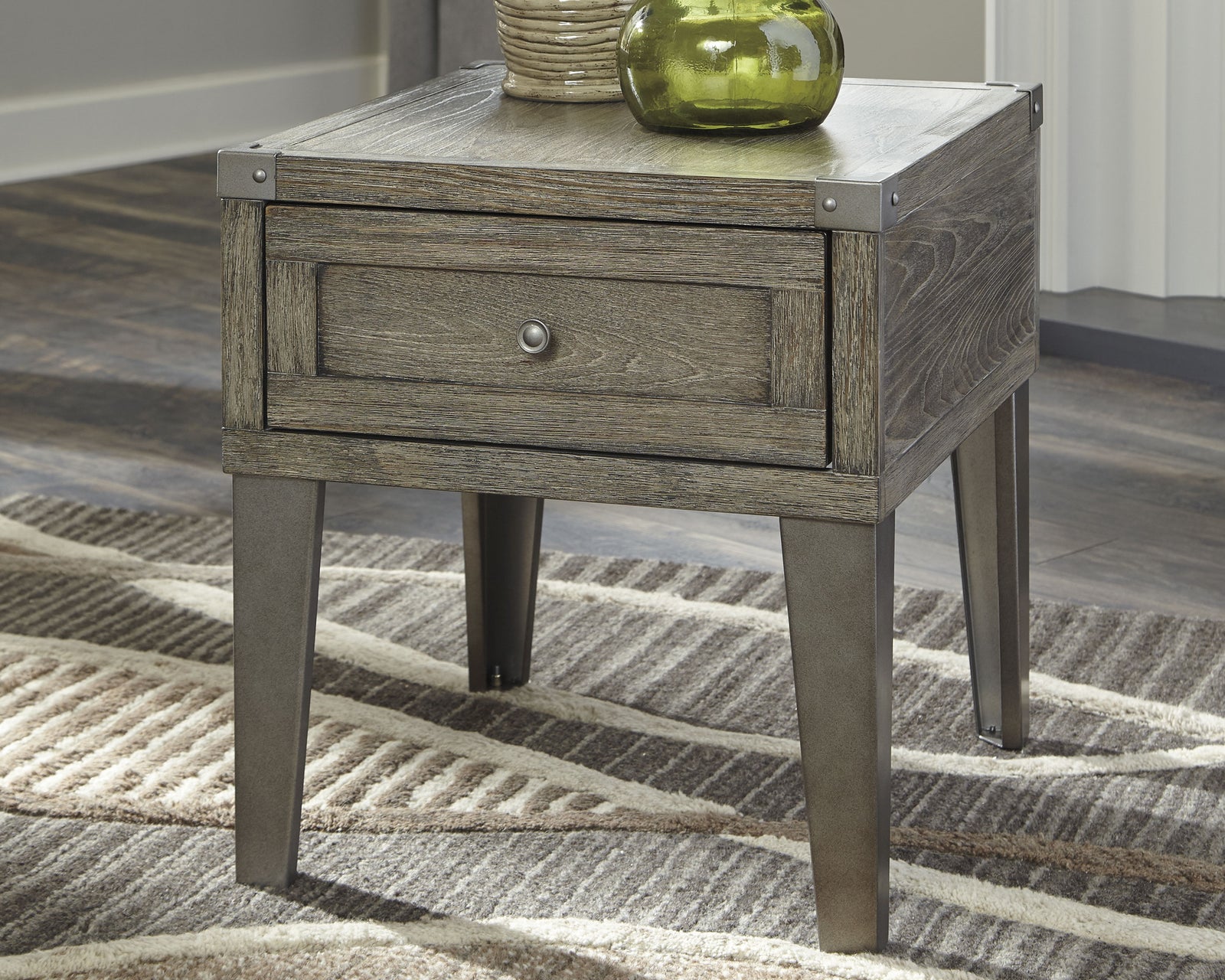 Chazney Rustic Brown 2 End Tables