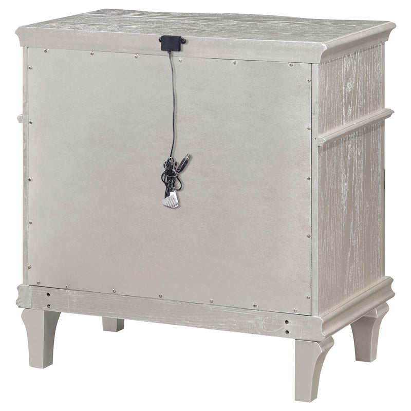 Evangeline 3 Drawer Nightstand Silver Oak