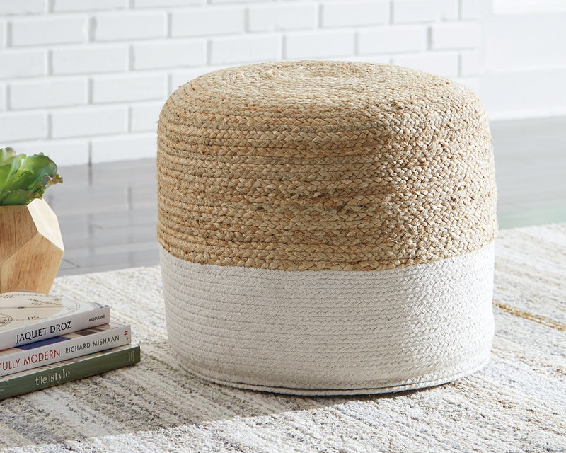 Sweed Valley Natural White Pouf