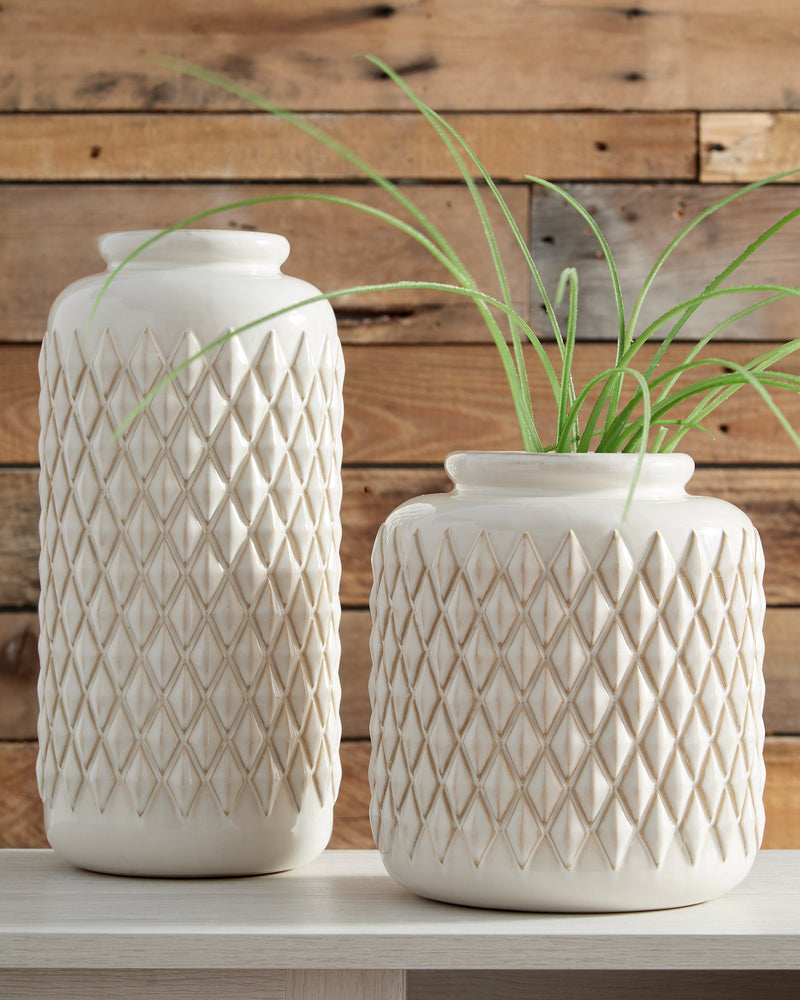 Edwinna Cream Vase (Set of 2)