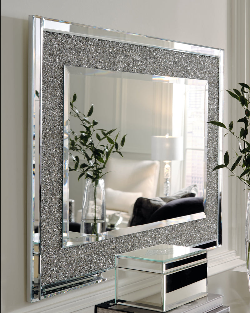 Kingsleigh Mirror Accent Mirror A8010205