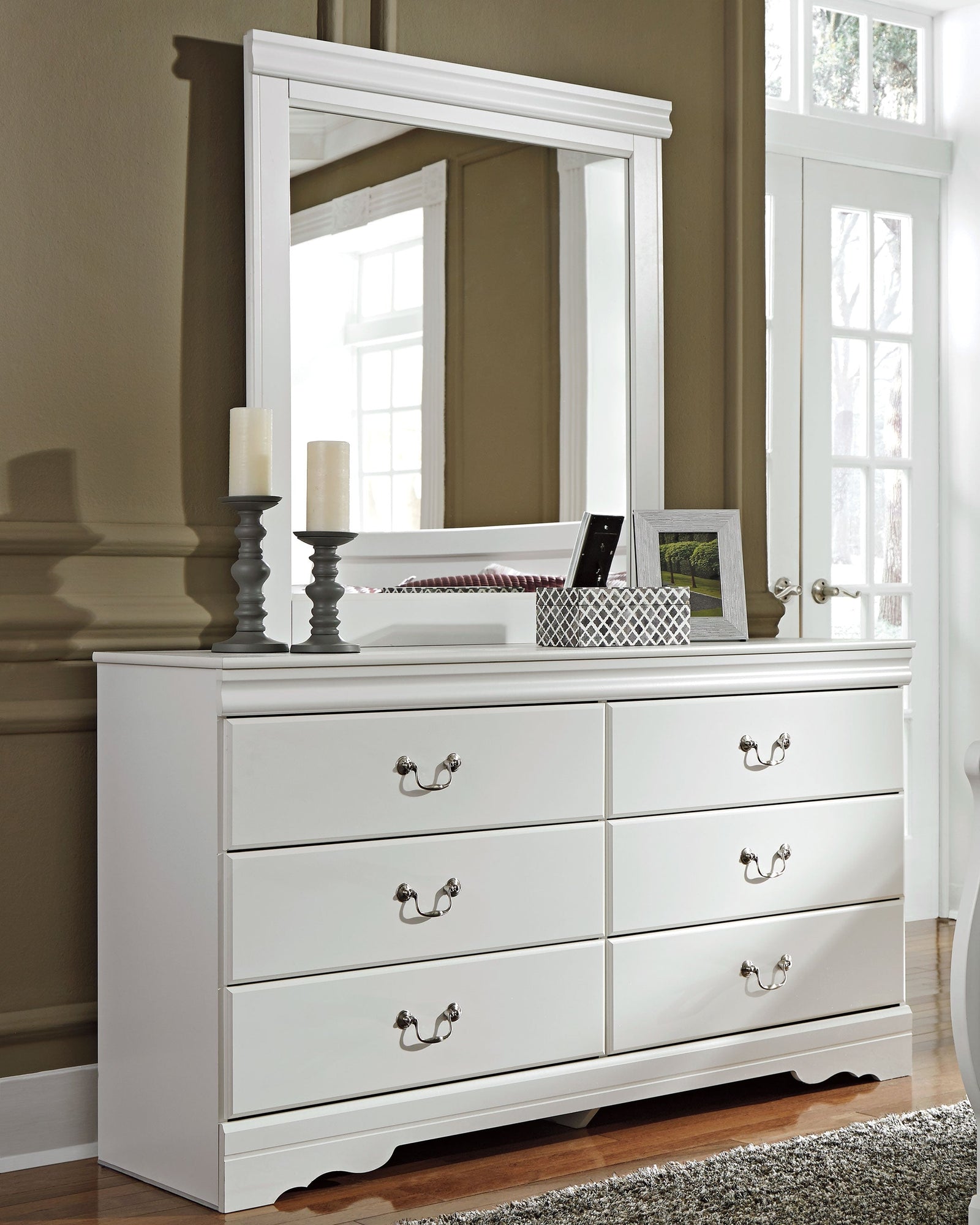 Anarasia White Dresser And Mirror