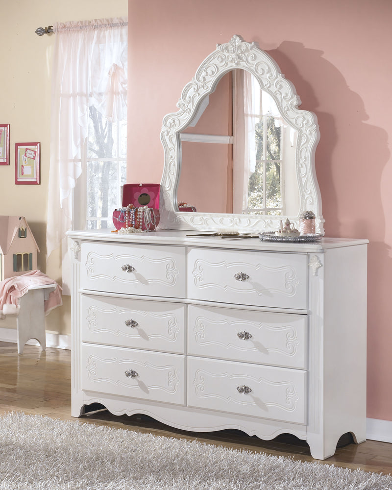 Exquisite White Dresser And Mirror