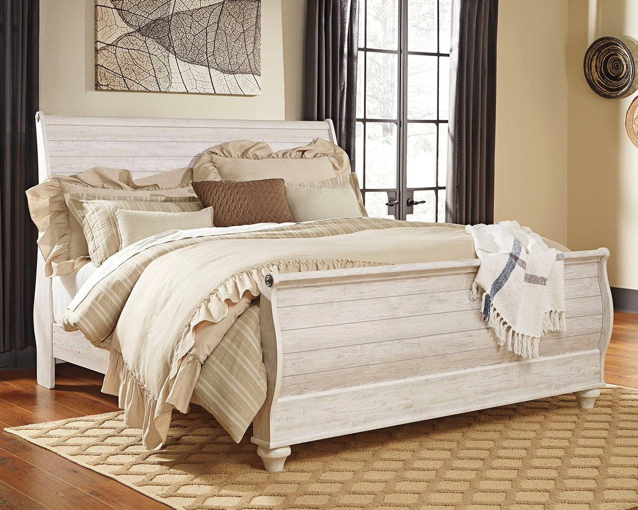 Willowton Whitewash King Sleigh Bed B267B11