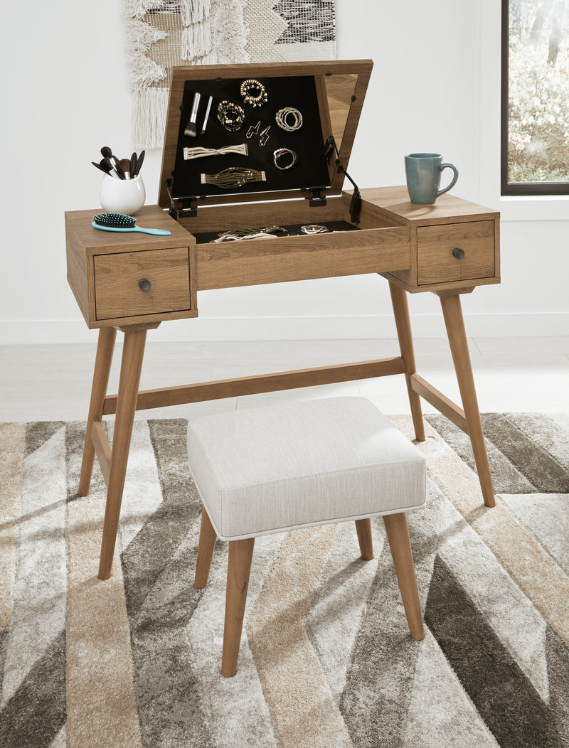 Thadamere White Vanity With Stool