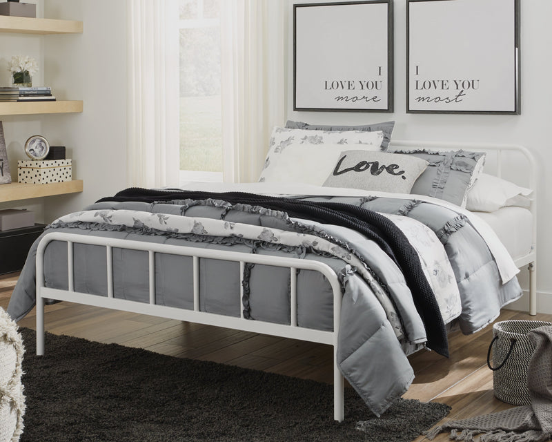 Trentlore White Full Platform Bed