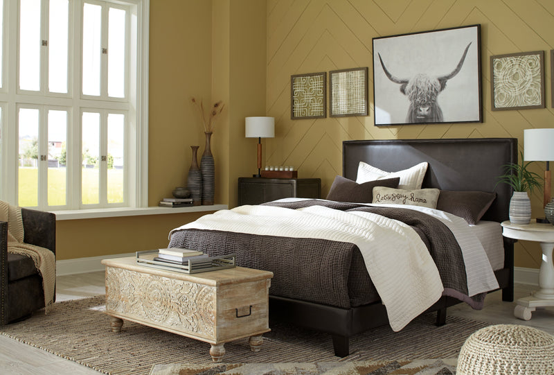 Mesling Dark Brown Queen Upholstered Bed