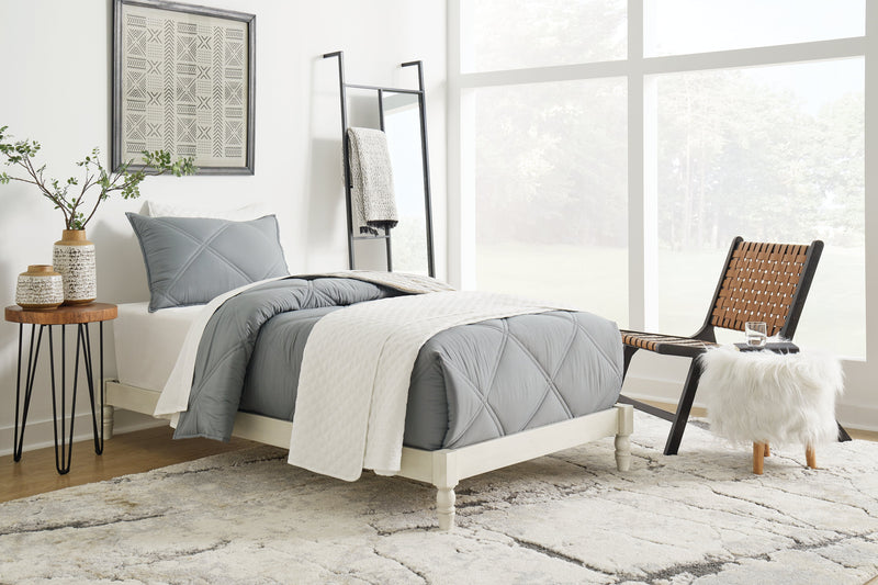 Tannally White Twin Platform Bed