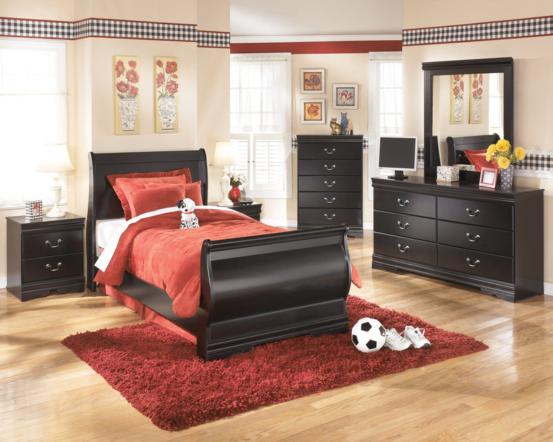 Huey Vineyard Black Chest Of Drawers