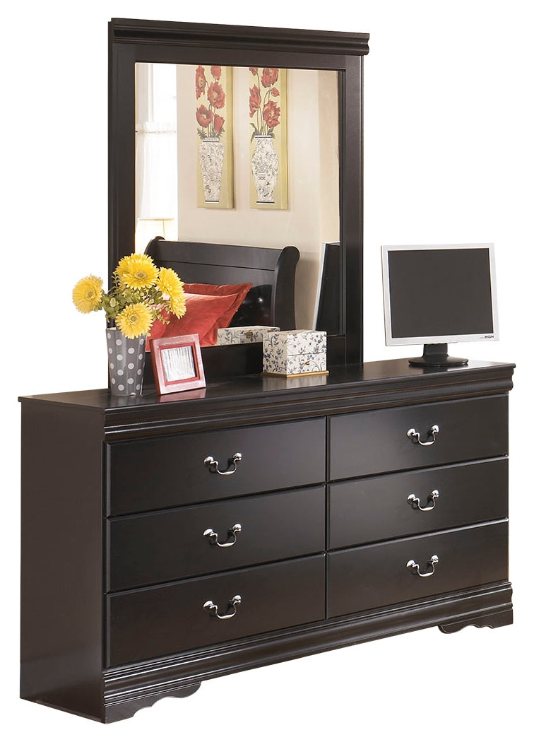 Huey Vineyard Black Dresser And Mirror