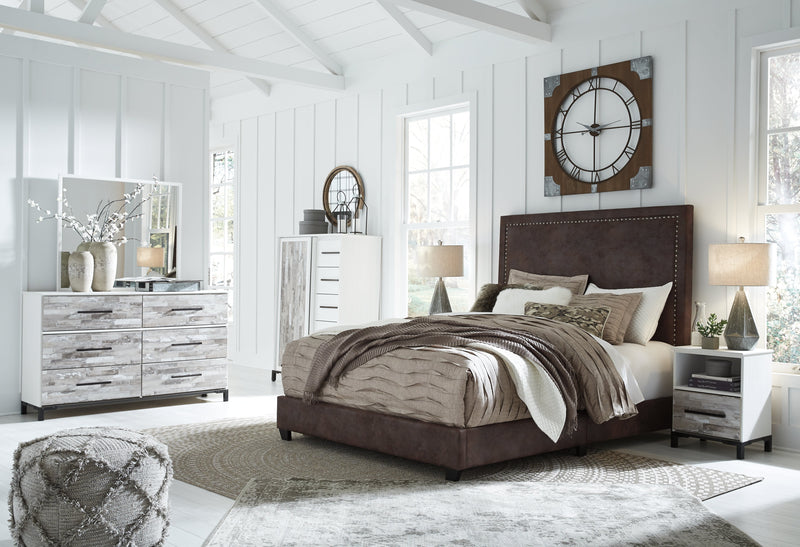 Dolante Brown King Upholstered Bed