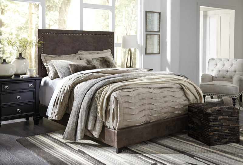 Dolante Brown Queen Upholstered Bed