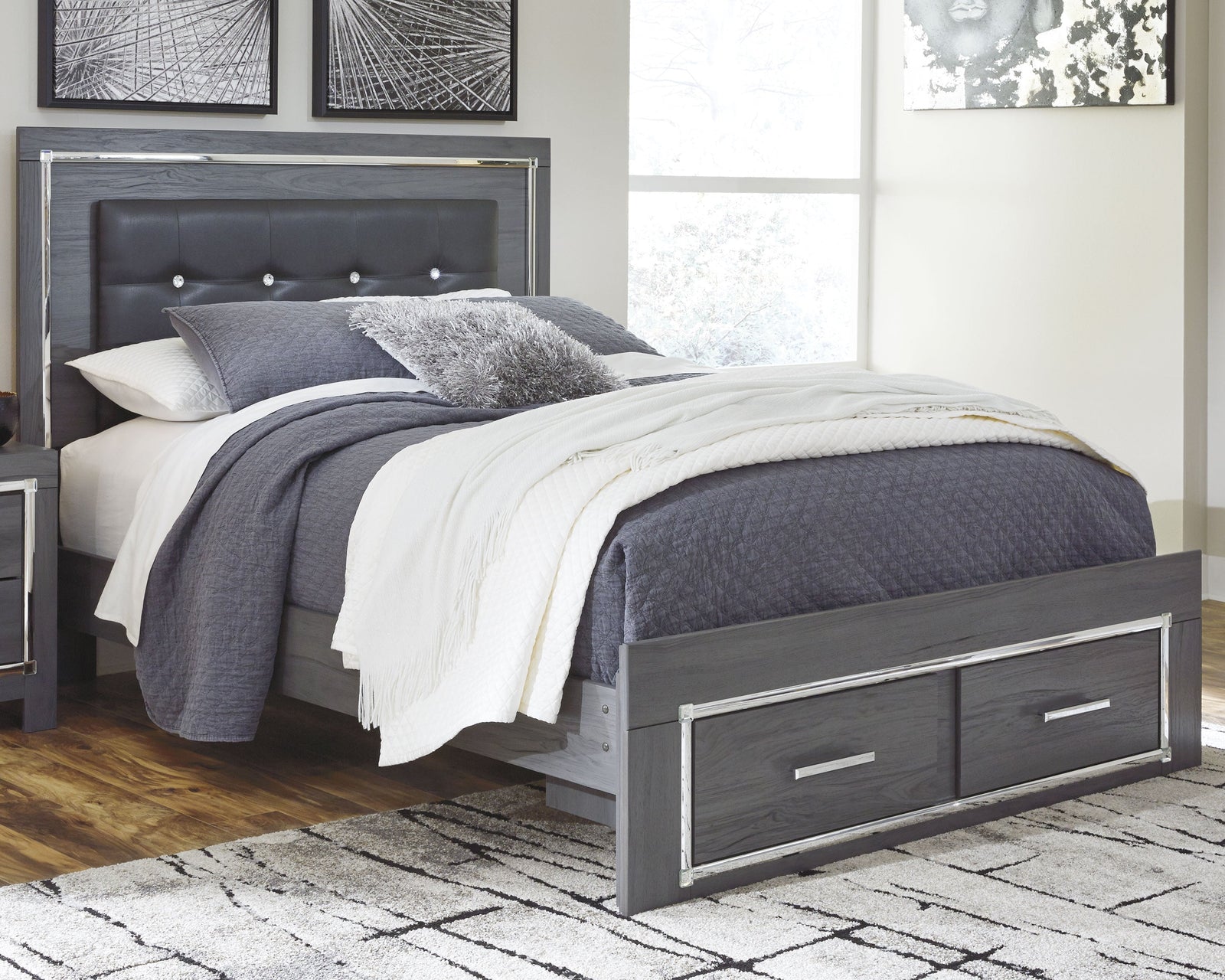 Lodanna Gray Queen Panel Bed With 2 Storage Drawers