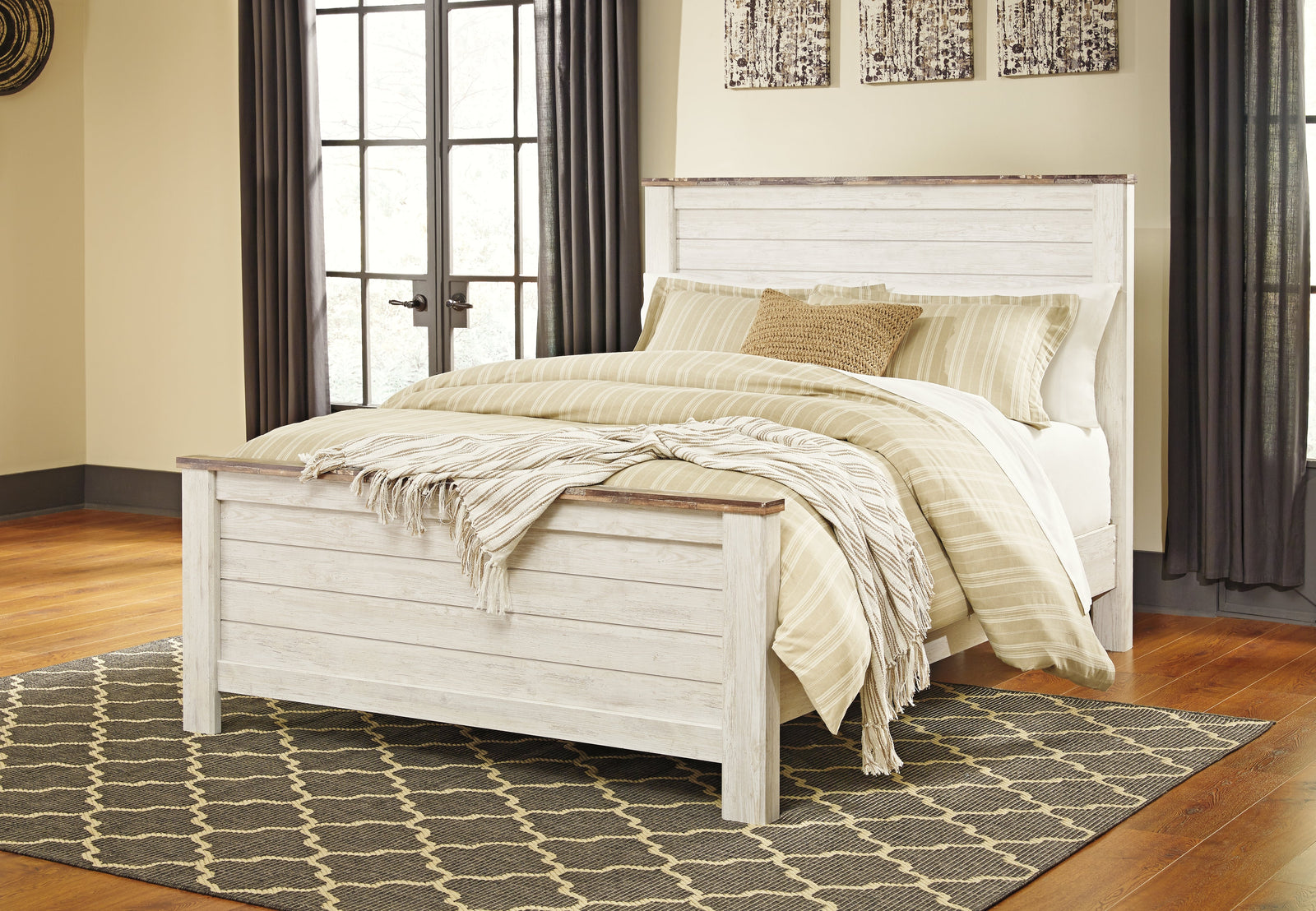 Willowton Whitewash King Panel Bed