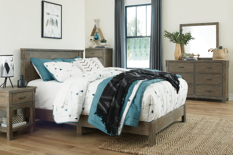 Shamryn Grayish Brown Full Panel Bed