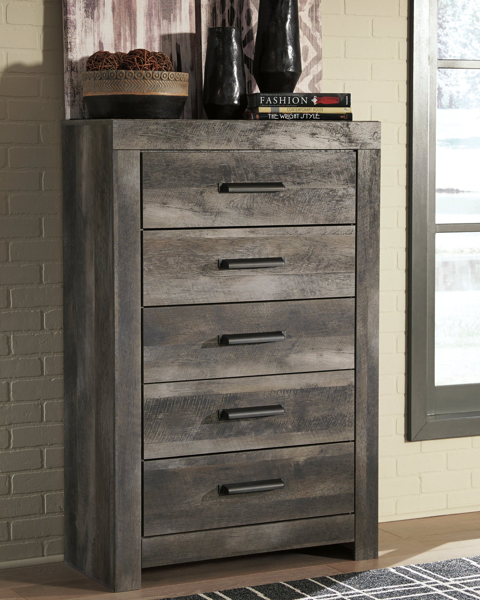 Wynnlow Gray Chest Of Drawers