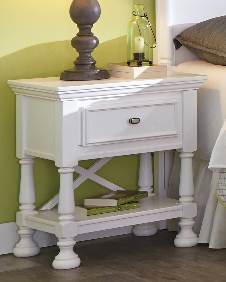 Kaslyn White Nightstand