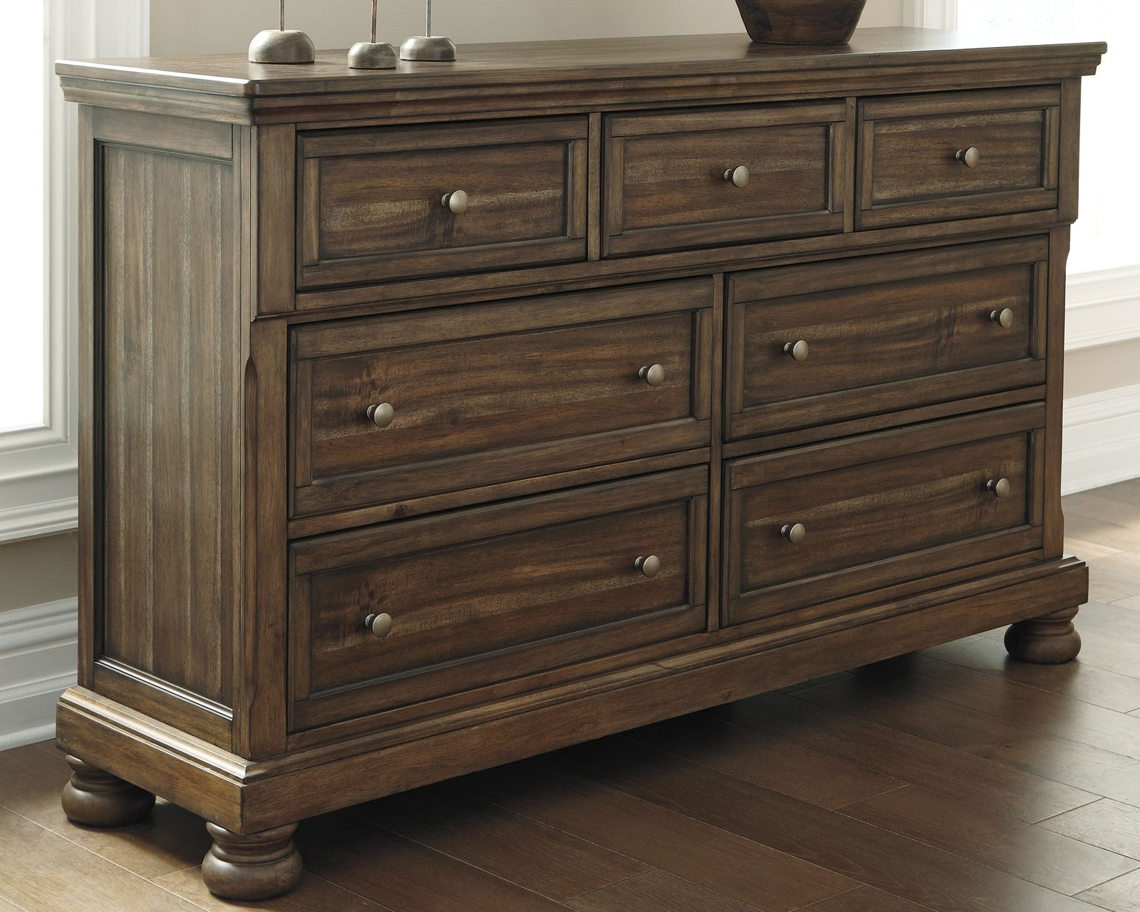 Flynnter Medium Brown Dresser