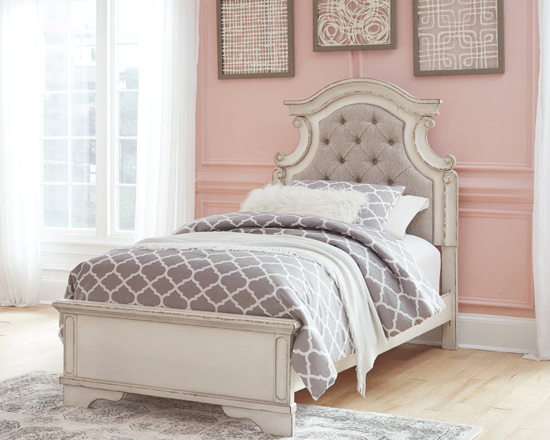 Realyn Chipped White Twin Panel Bed