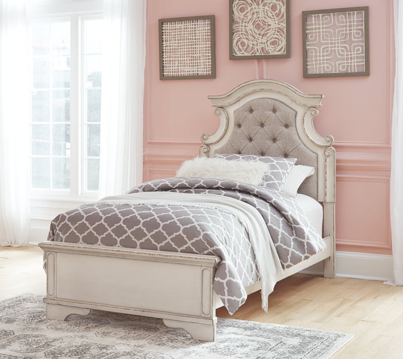 Realyn Chipped White Twin Panel Bed