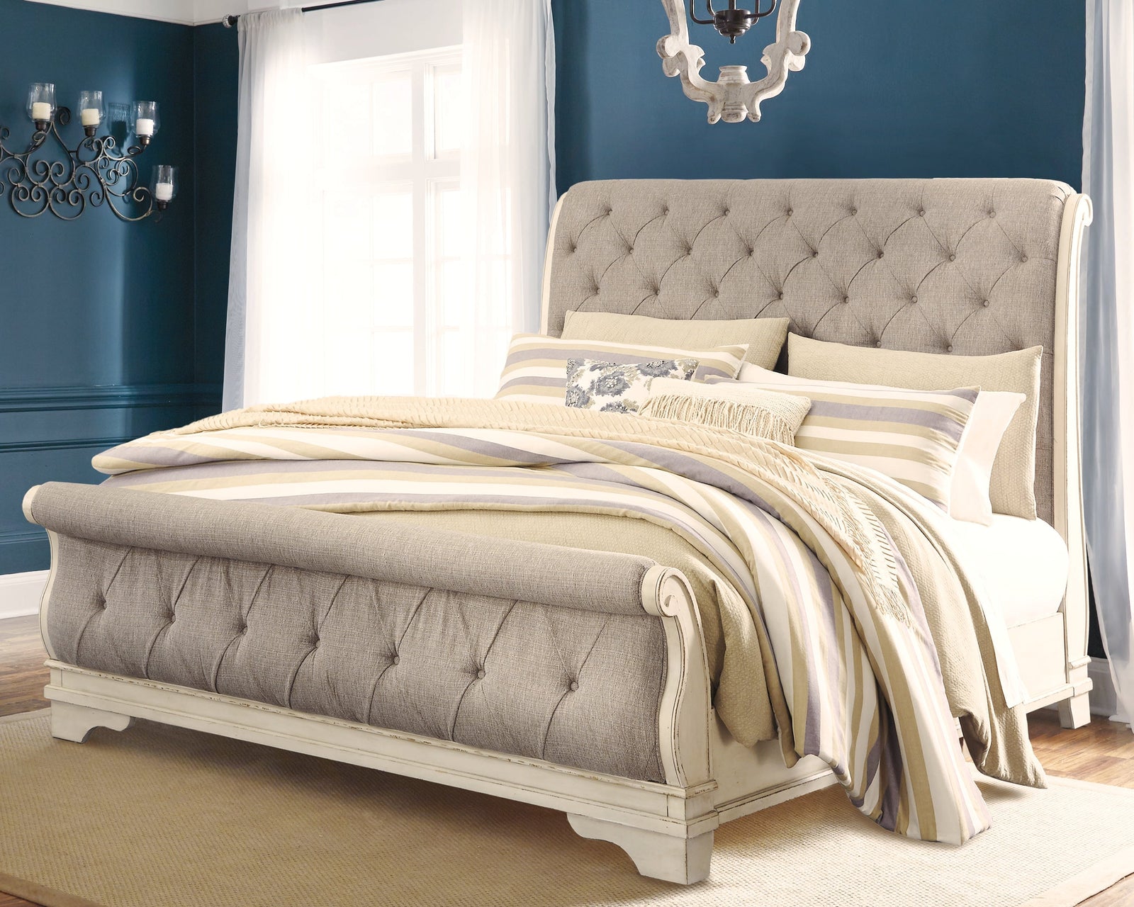 Realyn Chipped White King Sleigh Bed