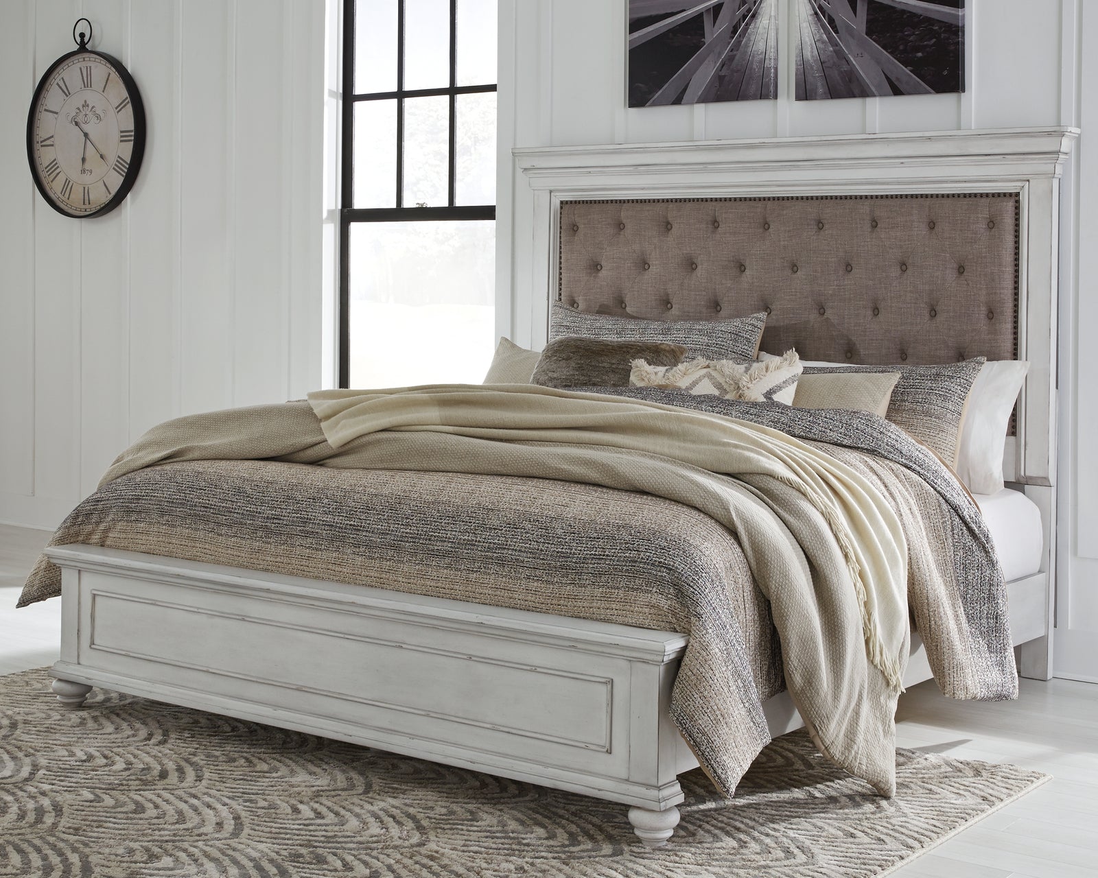 Kanwyn Whitewash King Panel Bed