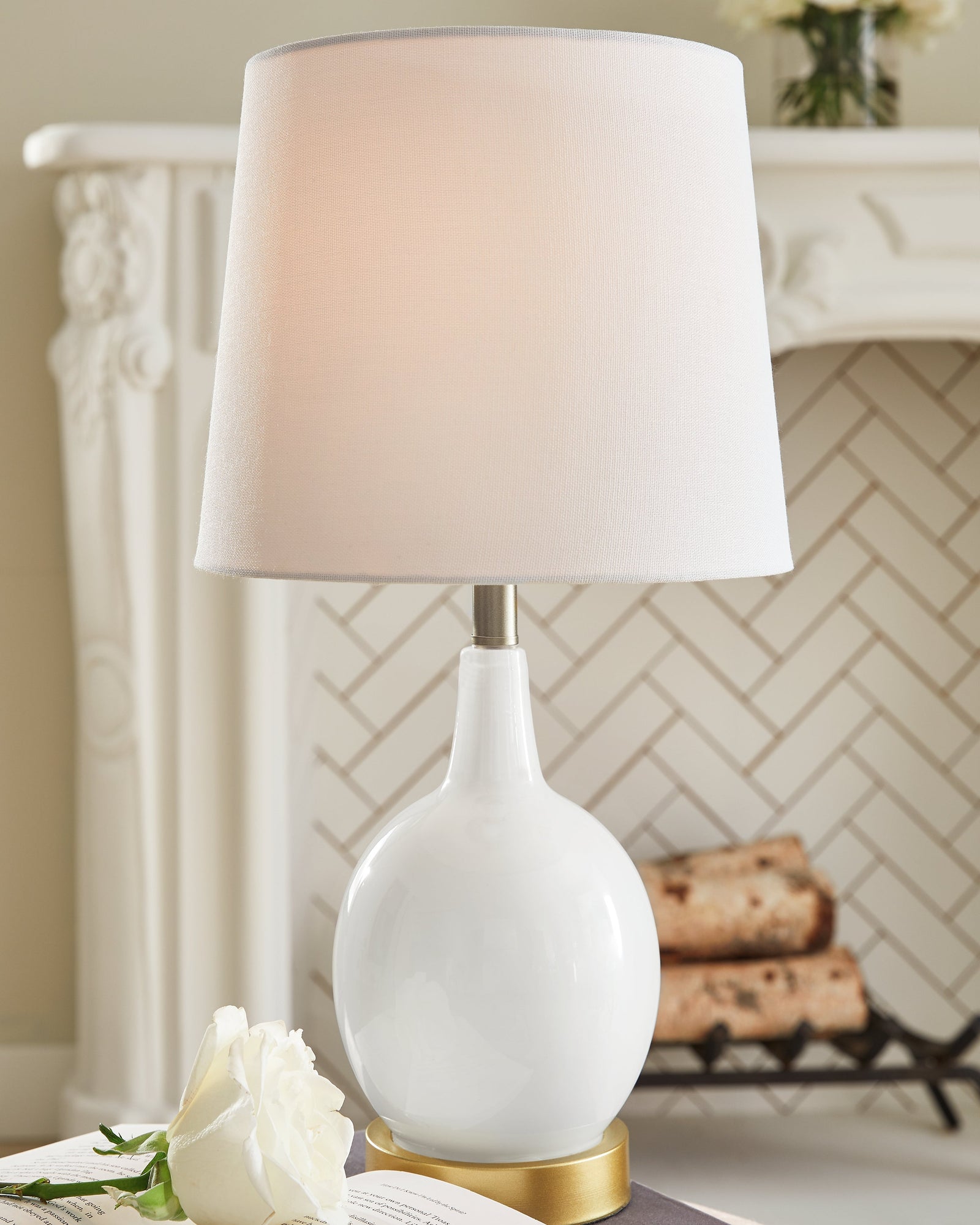 Arlomore White Table Lamp