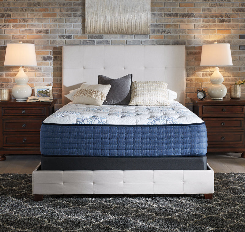 Mt Dana Firm White Queen Mattress