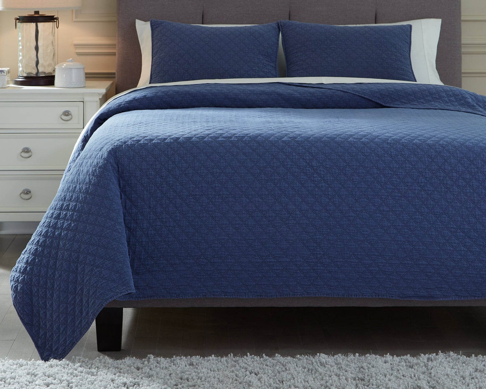 Ryter Navy Queen/full Coverlet Set