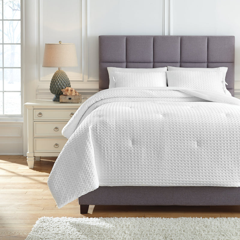 Maurilio White 3-Piece Queen Comforter Set